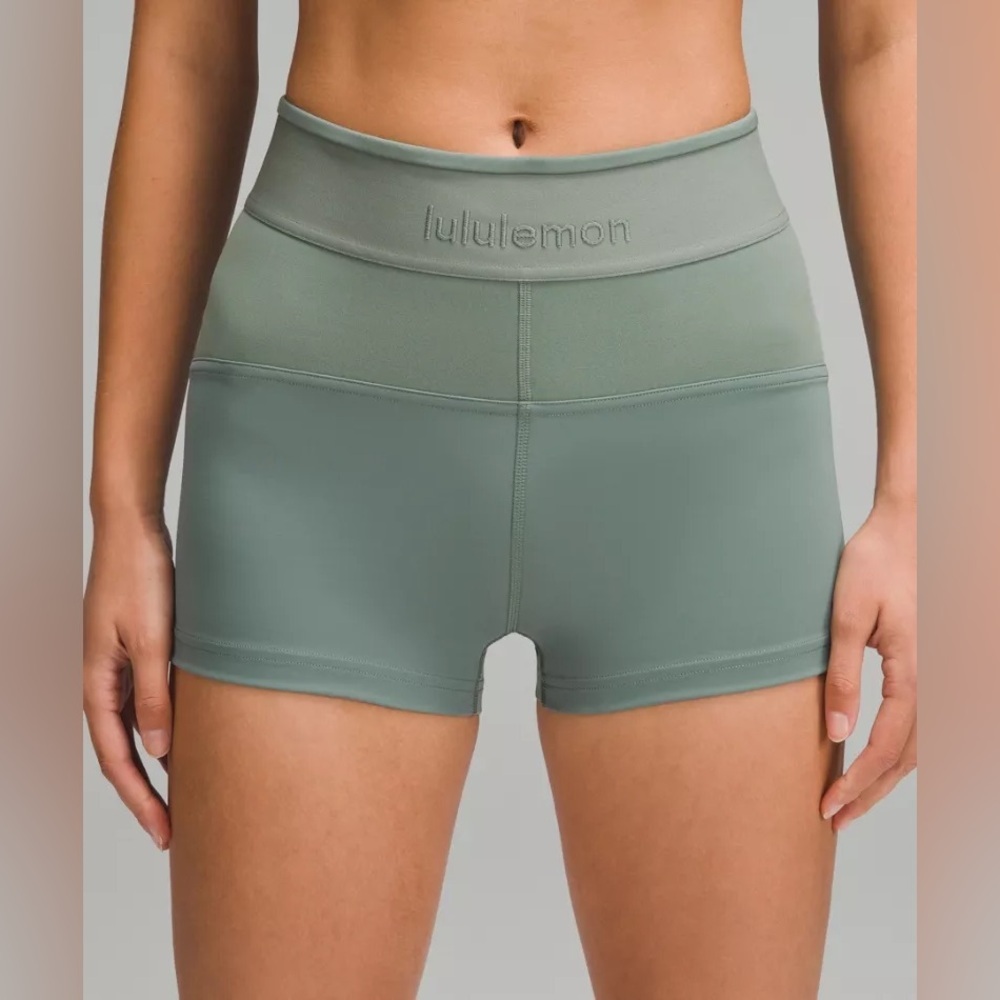 NWT Lululemon License to Train High-Rise Short 2"
Logo- Grey Eucalyptus
